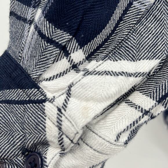 Rails Hunter Plaid Button Down - White/Navy/Fog - XS - Picture 9 of 11